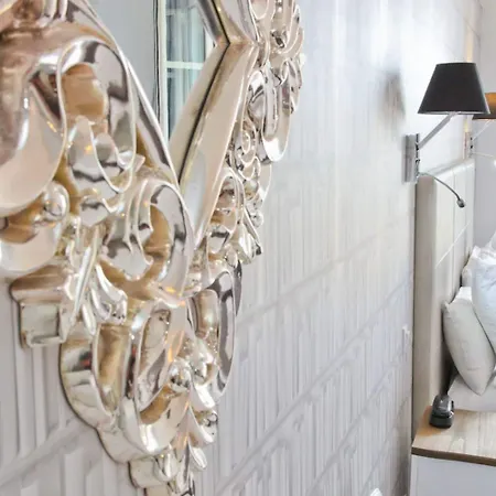 Hotel La Victor Hugo 3*