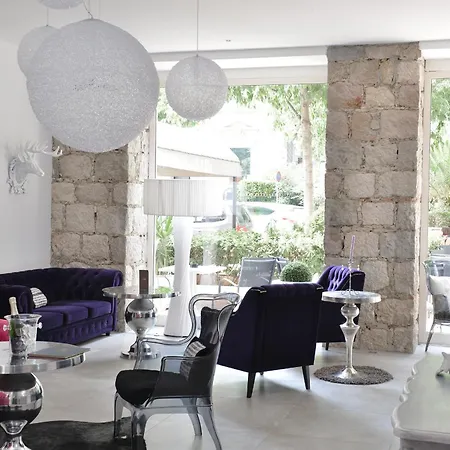 La Victor Hugo Hotel 3*