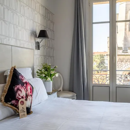 尼斯雨果拉维拉酒店 3*