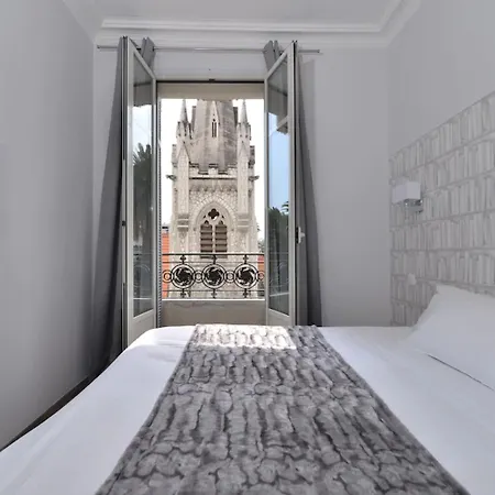 尼斯雨果拉维拉酒店