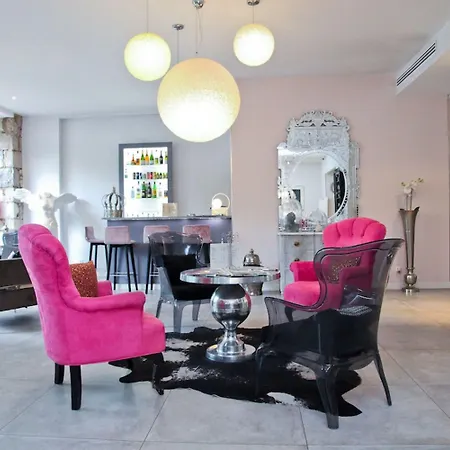 尼斯雨果拉维拉酒店 3*