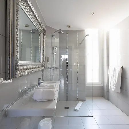 La Victor Hugo Otel 3*