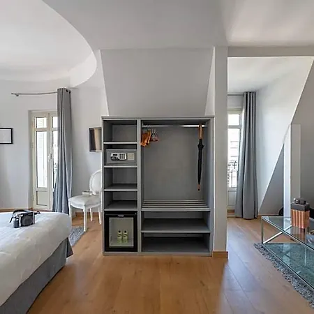 La Victor Hugo Hotel 3*