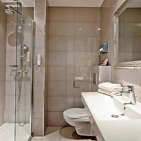 La Victor Hugo Hotel 3*