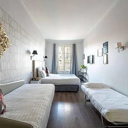 Hotel La Victor Hugo 3*