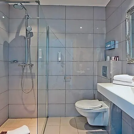 Hotel La Victor Hugo 3*