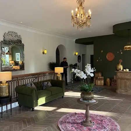 Hotel La Victor Hugo 3*