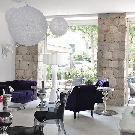 La Victor Hugo Hotel 3*