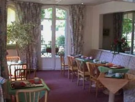 Hotel La Victor Hugo 3*