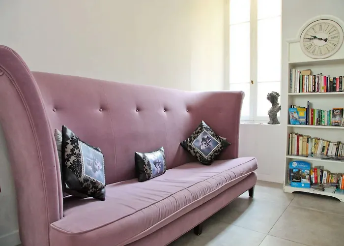 尼斯雨果拉维拉酒店 3*