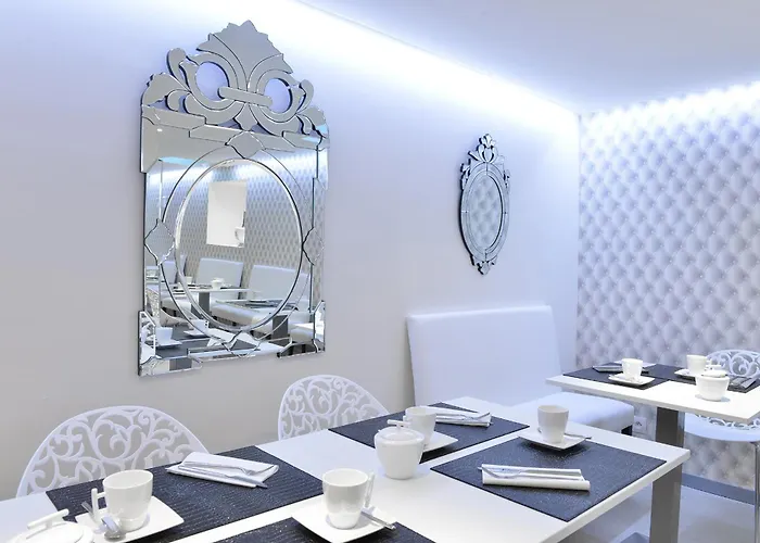 尼斯雨果拉维拉酒店 酒店