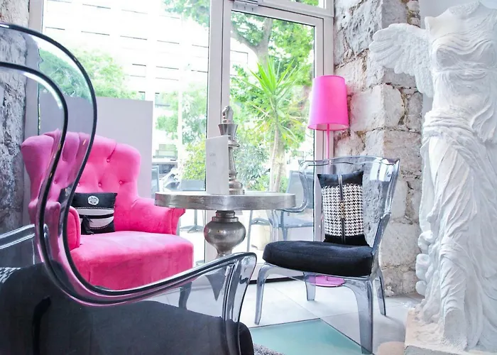 尼斯雨果拉维拉酒店 酒店 3*